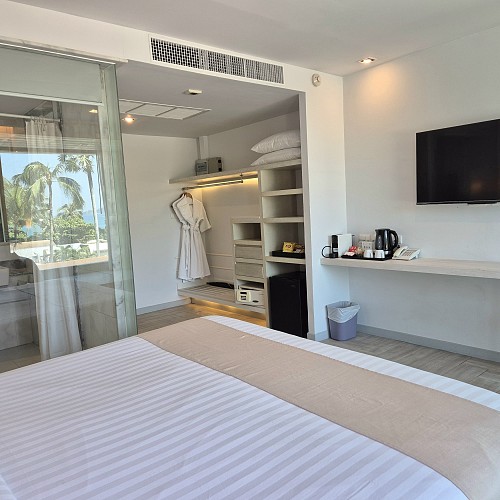 Deluxe Sea Side Room